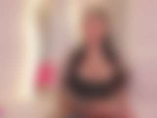 Ellie Mitchell's Live Sex Cam Show
