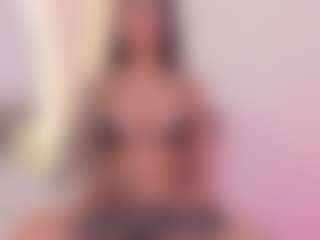 Live cam show with Ellie Mitchell - Bedroom Latina on fapnchat | colombia