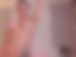 Live cam show with Ellie Mitchell - Thin on Camsoda