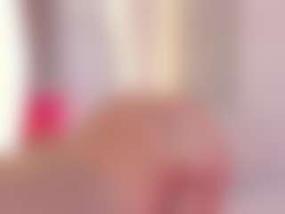 Live cam show with Ellie Mitchell - Handjob on sexylive.show