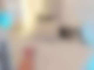 Live cam show with Ellie Mitchell - Skinny on crypto-cams