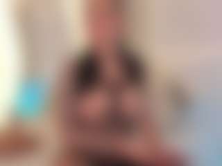 Ellie Mitchell's Live Sex Cam Show