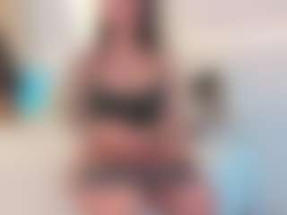 Ellie Mitchell's Live Sex Cam Show