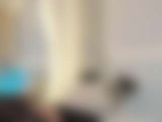 Live cam show with Ellie Mitchell - Tease Latina on Camsoda | colombia