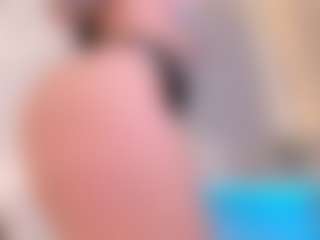 Live cam show with Ellie Mitchell - Bedroom on xxxlivecams.org