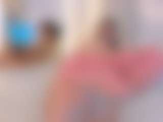 Live cam show with Ellie Mitchell - Camel Toe on Free Soda