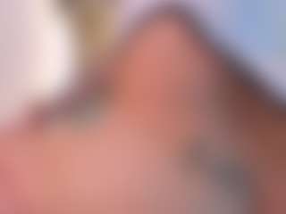 Live cam show with Ellie Mitchell - Toys on Soda Cam