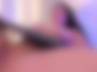 Live cam show with Ellie Mitchell - Thin on Mixed Magazine Live