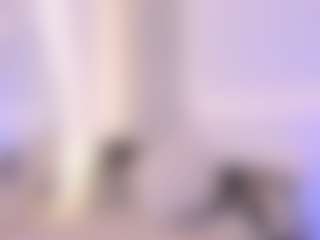 Live cam show with Ellie Mitchell - Shaved Pussy on sexylive.show