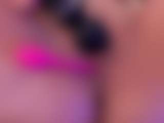 Live cam show with Ellie Mitchell - Latina on Camsoda | colombia