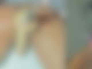 Live cam show with Emily - Outdoor on Stripli.com