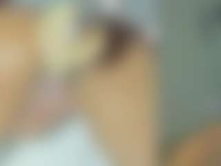 Live cam show with Emily - Moaning on Pornisteam.com