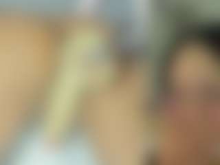 Live cam show with Emily - Fuck Machine on Latina Girls