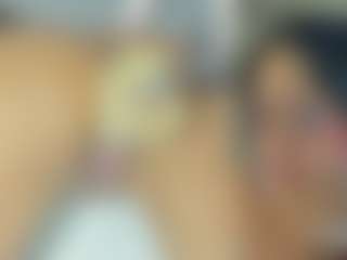 Live cam show with Emily - Moaning on boobsie.com