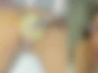 Live cam show with Emily - Petite on slutload