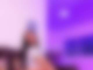 Live cam show with Lara Giraldo - Asshole on livesuperchat.net