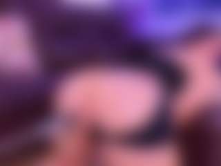 Lara Giraldo's Live Sex Cam Show