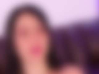 Lara Giraldo's Live Sex Cam Show