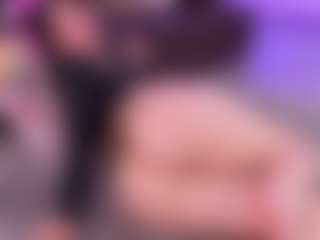 Lara Giraldo's Live Sex Cam Show