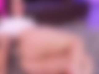 Lara Giraldo's Live Sex Cam Show