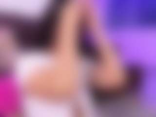 Lara Giraldo's Live Sex Cam Show