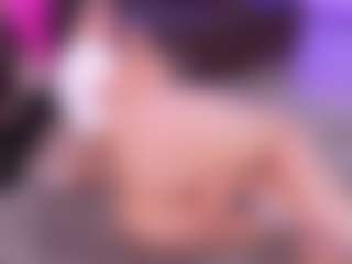 Lara Giraldo's Live Sex Cam Show