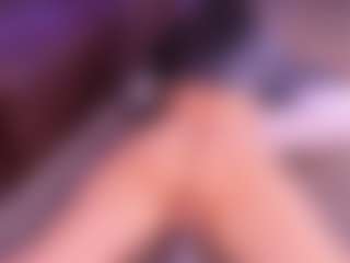 Live cam show with Lara Giraldo - Athletic Dildo on Hubzter Live