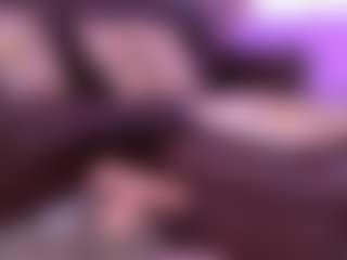 Live cam show with Lara Giraldo - Shaved Pussy Curvy on liverealitysex.com