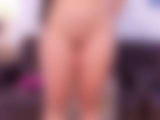 Live cam show with Lara Giraldo - Deepthroat on Camsoda