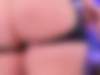 Lara Giraldo's Live Sex Cam Show