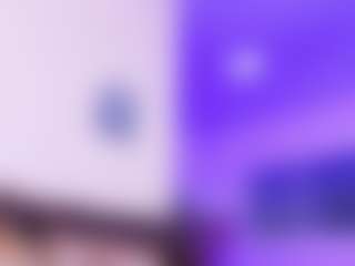Live cam show with Lara Giraldo - Striptease on StripNow