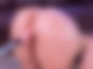 Live cam show with Lara Giraldo - Big Tits on Strip Flash - Live Sex Shows