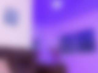 Live cam show with Lara Giraldo - Tease on Camsoda