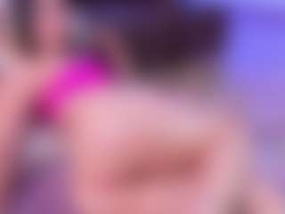 Live cam show with Lara Giraldo - Normal on SmokeAndPoke