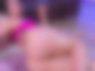 Lara Giraldo's Live Sex Cam Show