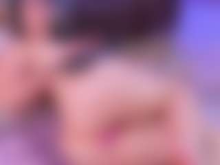 Live cam show with Lara Giraldo - Green Eyes on TastyBlacksLive