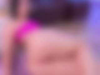 Live cam show with Lara Giraldo - Curvy Young Adult on TottyGirls