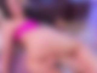 Lara Giraldo's Live Sex Cam Show