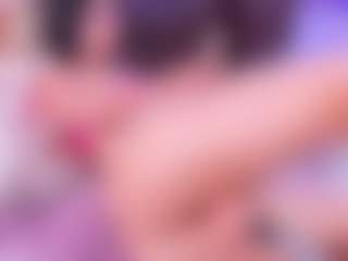 Live cam show with Lara Giraldo - Athletic BBW on Strip Flash - Live Sex Shows