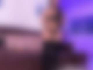 Lara Giraldo's Live Sex Cam Show