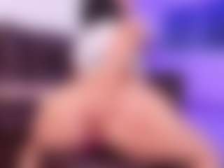 Lara Giraldo's Live Sex Cam Show