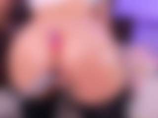 Lara Giraldo's Live Sex Cam Show