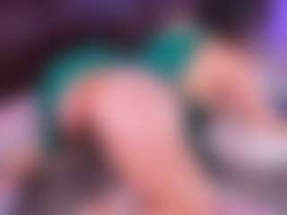 Lara Giraldo's Live Sex Cam Show