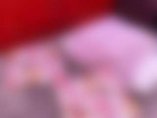 Live cam show with Lara Giraldo - BBW Teen (18+) on Fling VIP Chat
