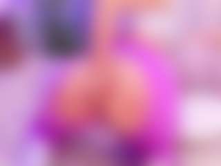 Lara Giraldo's Live Sex Cam Show