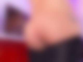 Lara Giraldo's Live Sex Cam Show
