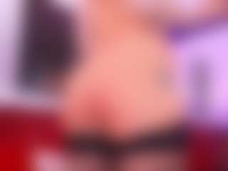 Live cam show with Lara Giraldo - Ass Bouncing on CamClone