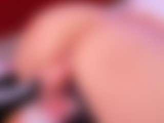 Lara Giraldo's Live Sex Cam Show