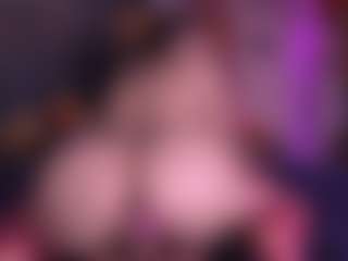 Live cam show with Sara - Milk on madthumbs