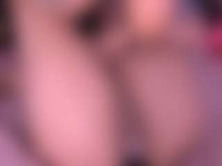 Live cam show with Sara - Milk on livesuperchat.net